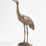 Figura decorativa de grulla Brass de metal